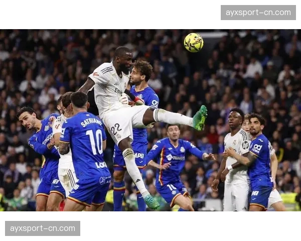 第78分钟，赫塔菲球员累计两张黄牌被罚下